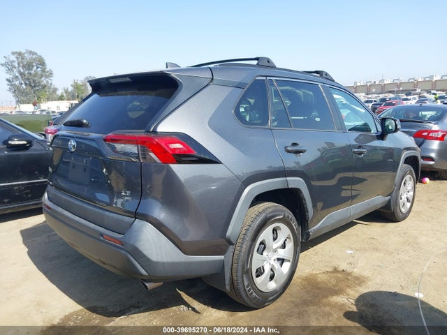 Toyota RAV4 LE 2019 2T3K1RFV7KC013714 Image 4