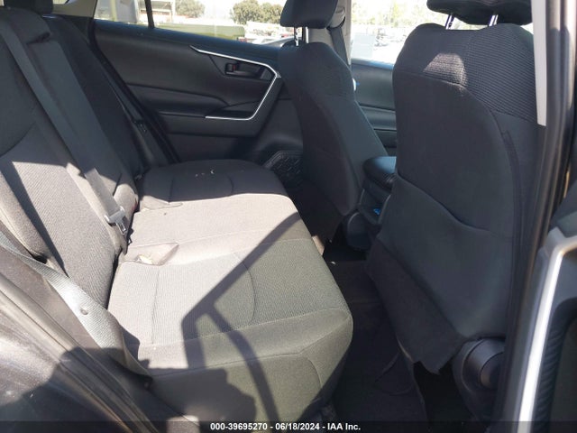 Toyota RAV4 LE 2019 2T3K1RFV7KC013714 Image 8