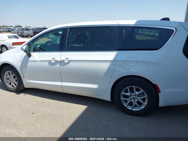 Chrysler Pacifica Touring L 2023 2C4RC1BG1PR521615 Image 14