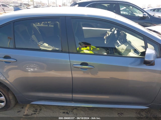 Toyota COROLLA LE 2022 JTDEPMAE9N3033751 Image 12