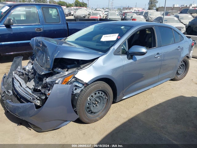 Toyota COROLLA LE 2022 JTDEPMAE9N3033751 Image 2
