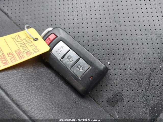 JA4AZ3A39JZ025927 Mitsubishi Outlander Sel
