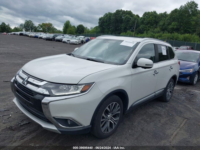 JA4AZ3A39JZ025927 Mitsubishi Outlander Sel