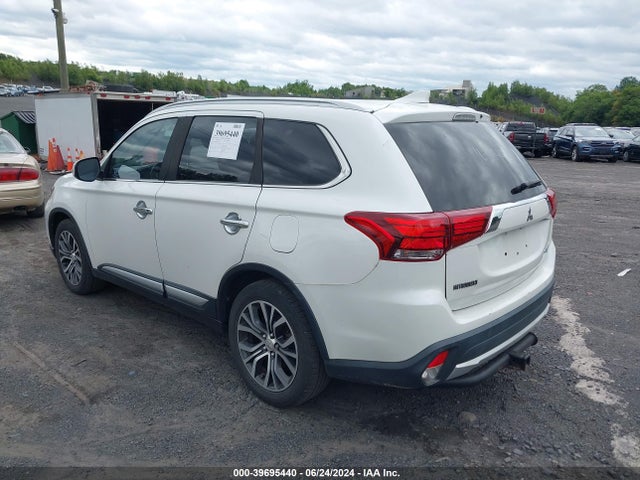 JA4AZ3A39JZ025927 Mitsubishi Outlander Sel