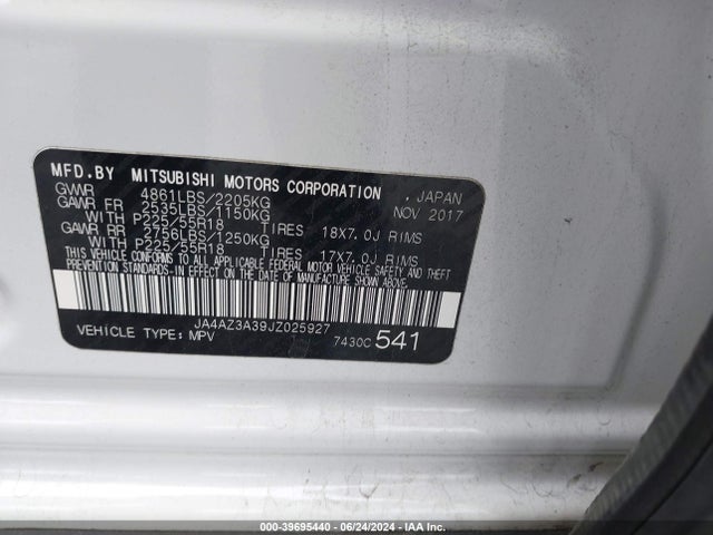 JA4AZ3A39JZ025927 Mitsubishi Outlander Sel