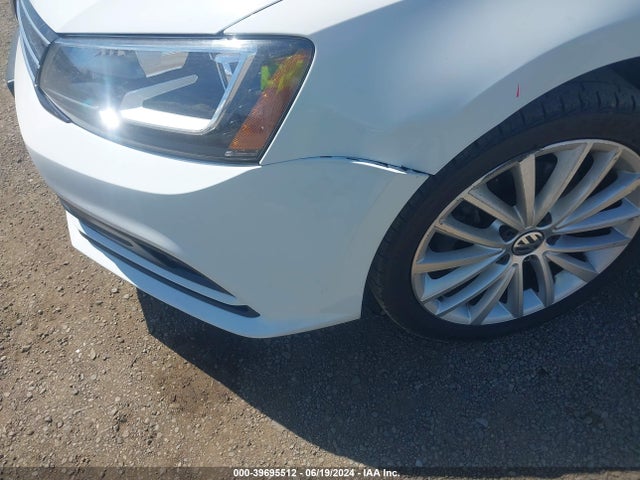 3VWL17AJ0GM206479 Volkswagen Jetta 1.8t Sel