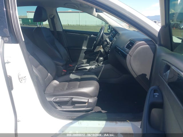 3VWL17AJ0GM206479 Volkswagen Jetta 1.8t Sel
