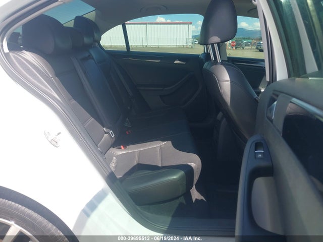 3VWL17AJ0GM206479 Volkswagen Jetta 1.8t Sel