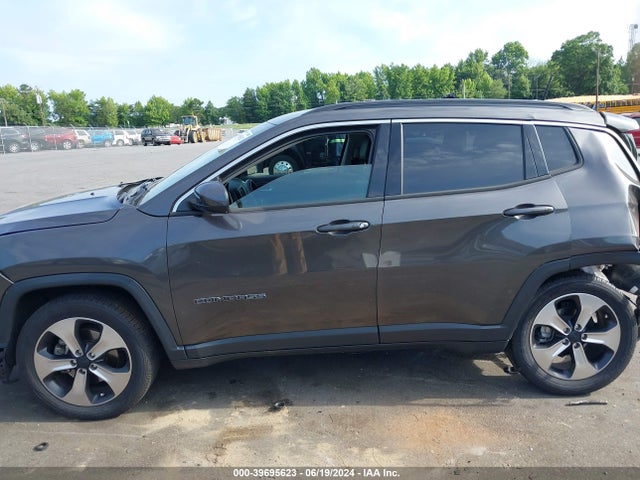 3C4NJCBB9JT166279 Jeep Compass Latitude Fwd
