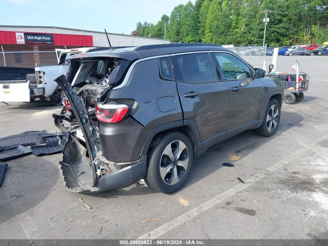 3C4NJCBB9JT166279 Jeep Compass Latitude Fwd