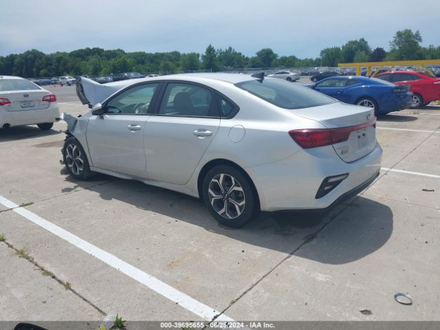 3KPF24ADXME267446 KIA Forte Lxs