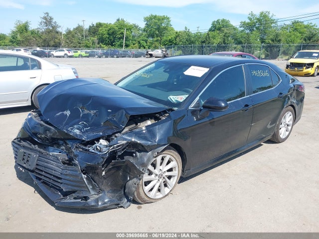 Toyota CAMRY LE 2022 4T1C11AK9NU640476 Image 2