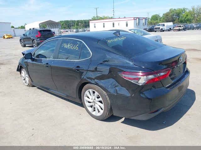 Toyota CAMRY LE 2022 4T1C11AK9NU640476 Image 3