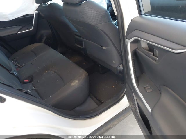 Toyota RAV4 LE 2019 JTMG1RFV8KJ010601 Image 8