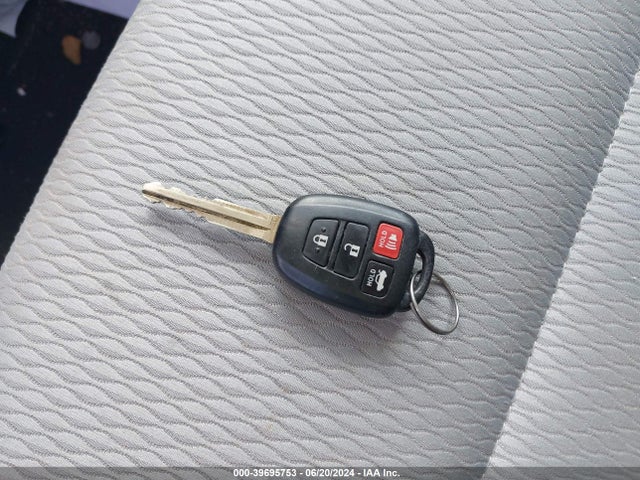 Toyota COROLLA LE 2017 5YFBURHE9HP723994 Image 11