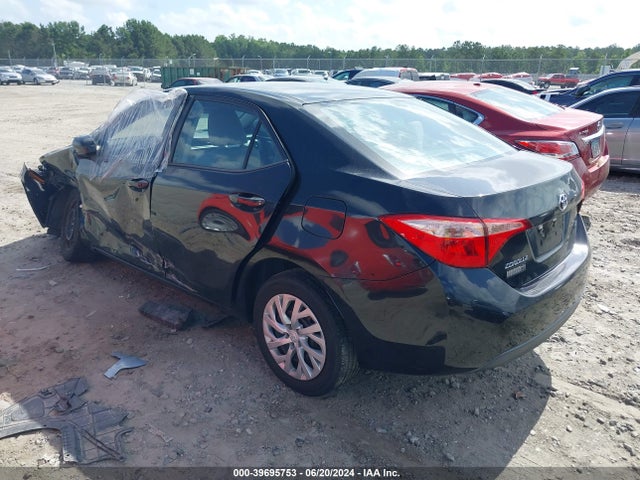 Toyota COROLLA LE 2017 5YFBURHE9HP723994 Image 3