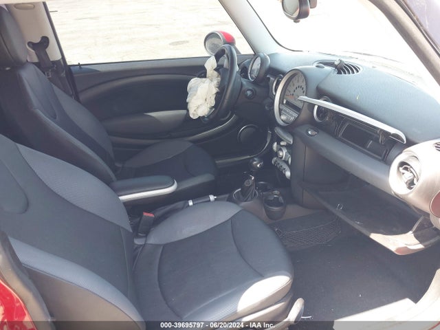2008 MINI COOPER WMWMF33598TT67804 Photo 4