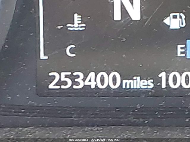 JA4AD3A38GZ020239 Mitsubishi Outlander Se