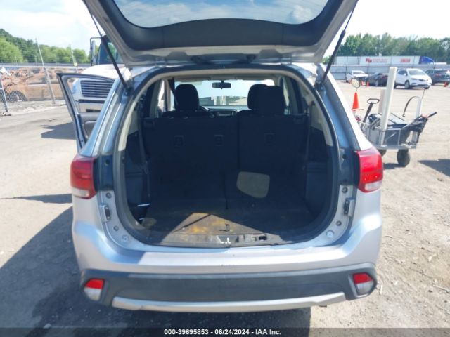 JA4AD3A38GZ020239 Mitsubishi Outlander Se