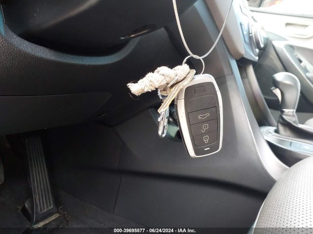 5NMZU3LB9HH026666 Hyundai Santa Fe Sport 2.4l
