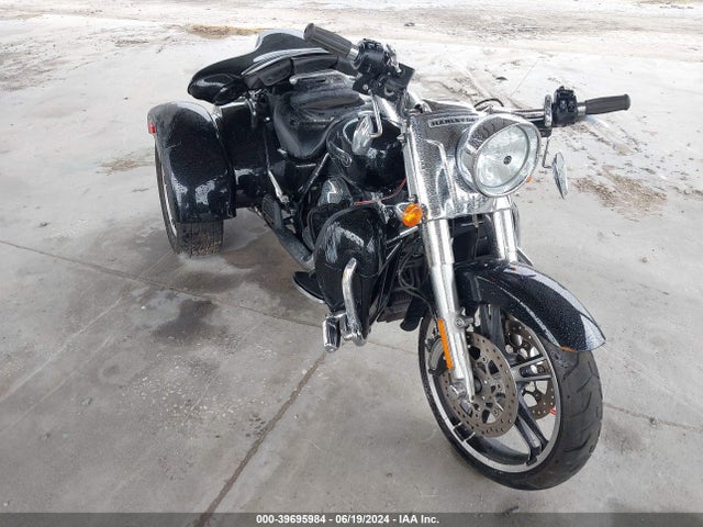 2015 HARLEY-DAVIDSON FLRT 1HD1MCM18FB850628