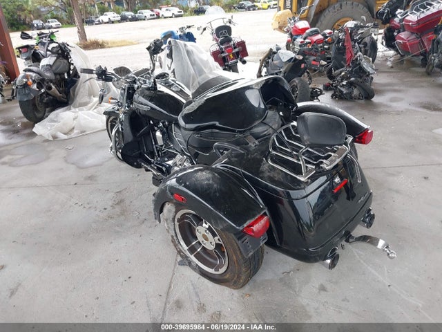 2015 HARLEY-DAVIDSON FLRT 1HD1MCM18FB850628 Photo 2