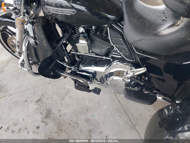 2015 HARLEY-DAVIDSON FLRT 1HD1MCM18FB850628 Photo 8