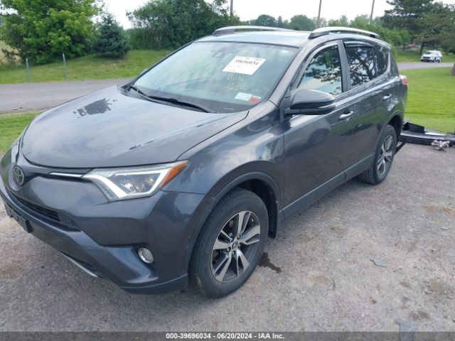 JTMRFREV0HJ164983 Toyota Rav4 Xle