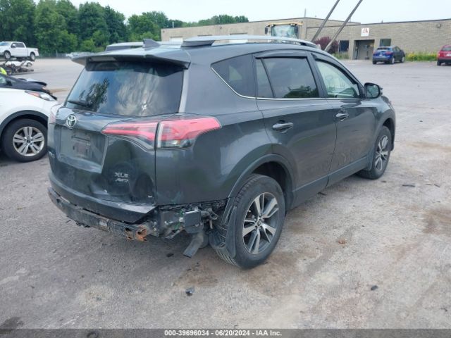 JTMRFREV0HJ164983 Toyota Rav4 Xle