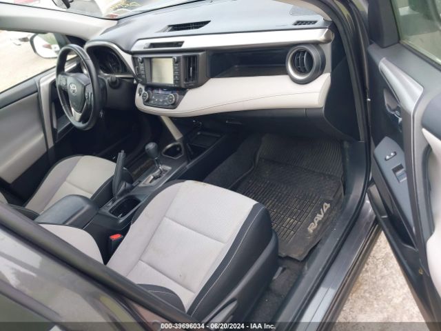 JTMRFREV0HJ164983 Toyota Rav4 Xle