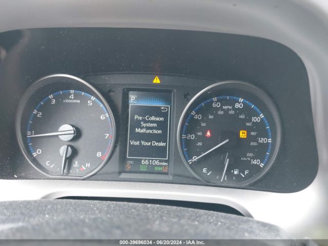 JTMRFREV0HJ164983 Toyota Rav4 Xle
