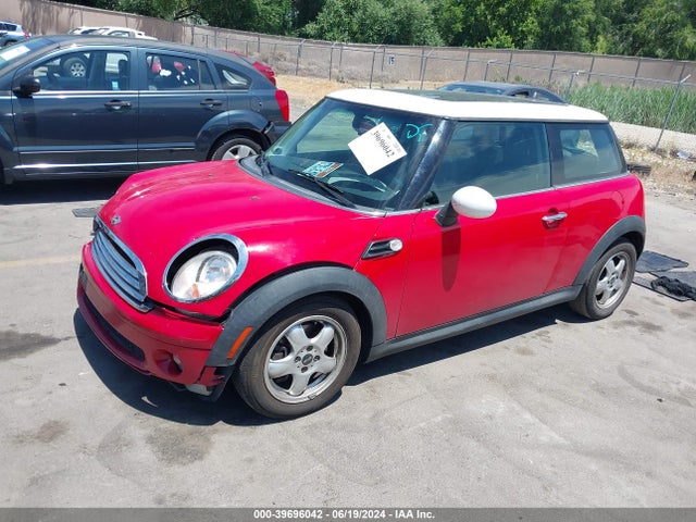2008 MINI COOPER WMWMF33558TT62048 Photo 1
