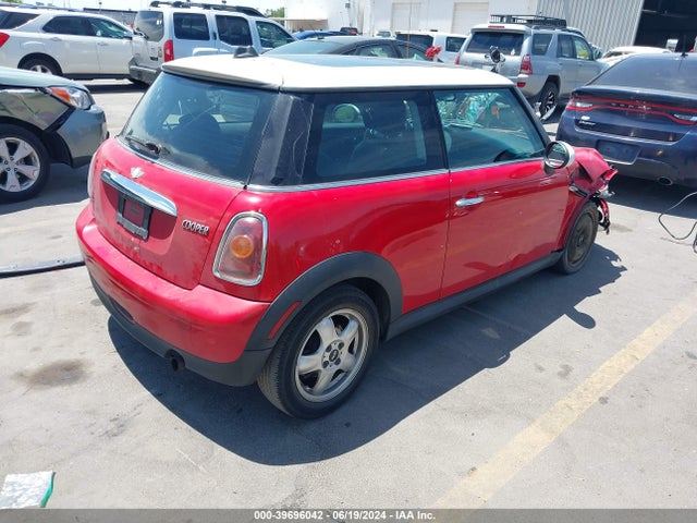 2008 MINI COOPER WMWMF33558TT62048 Photo 3