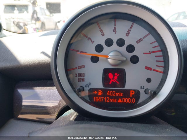 2008 MINI COOPER WMWMF33558TT62048 Photo 6