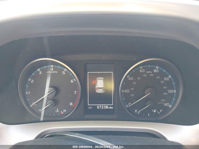 Toyota Rav4 Xle 2018 JTMRFREV4JJ740905 Image 15