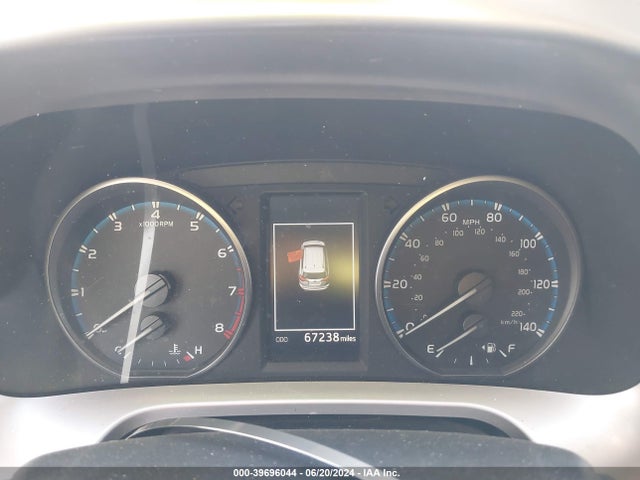Toyota Rav4 Xle 2018 JTMRFREV4JJ740905 Image 7