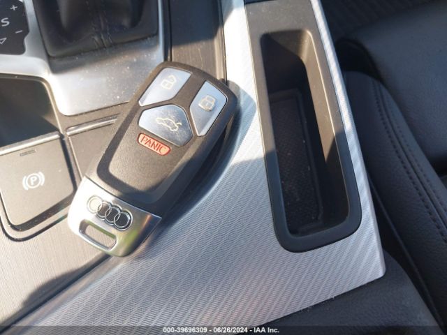 WAUENCF58JA136641 Audi A5 2.0t Premium
