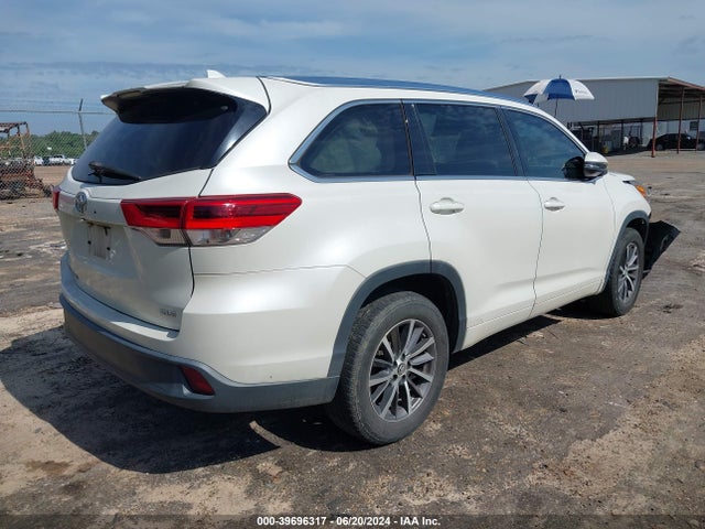 Toyota Highlander Xle 2017 5TDKZRFH7HS517398 Image 4