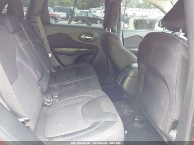 1C4PJMCB8FW649339 Jeep Cherokee Latitude