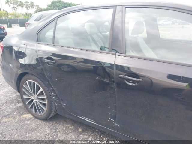 3VWB17AJ9FM335850 Volkswagen Jetta 1.8t Sport