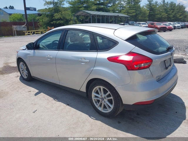 Ford FOCUS SE 2016 1FADP3K29GL287589 Image 3