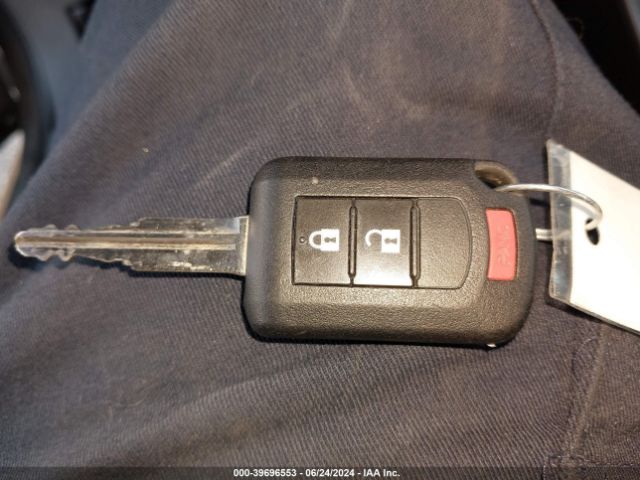 JA4AD2A30HZ020103 Mitsubishi Outlander Es