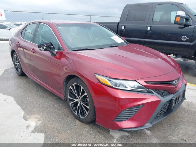 Toyota CAMRY SE 2018 4T1B11HK7JU554384 zdjęcie główne