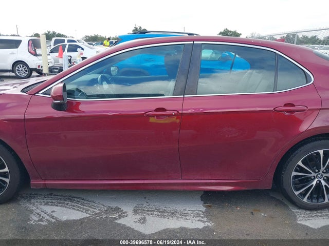 Toyota CAMRY SE 2018 4T1B11HK7JU554384 Image 14