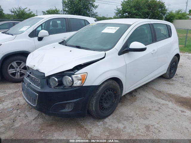 Chevrolet Sonic Ls Auto 2016 1G1JA6SH9G4176189 Image 2