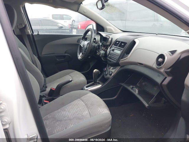Chevrolet Sonic Ls Auto 2016 1G1JA6SH9G4176189 Image 5