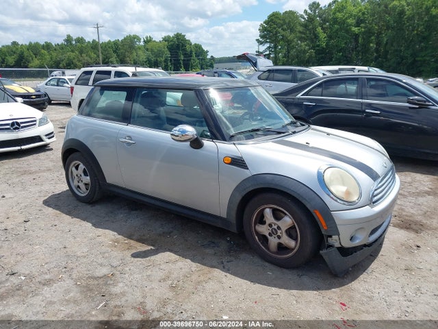 2010 MINI COOPER WMWMF3C56ATZ62566 Photo 0