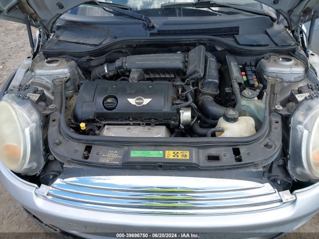 2010 MINI COOPER WMWMF3C56ATZ62566 Photo 9