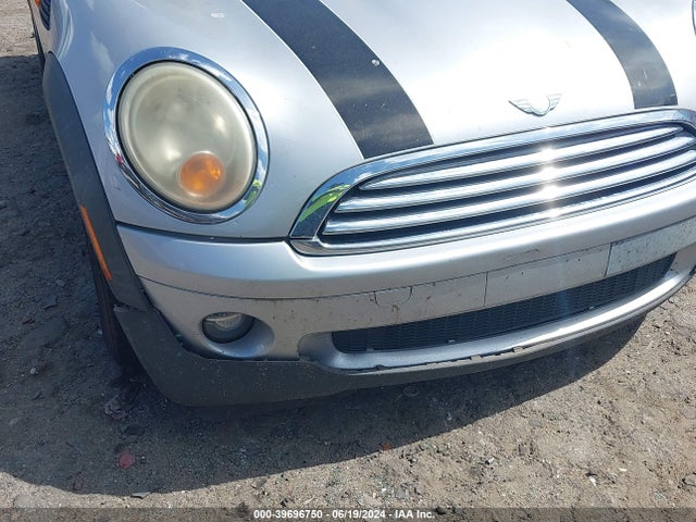2010 MINI COOPER WMWMF3C56ATZ62566 Photo 5