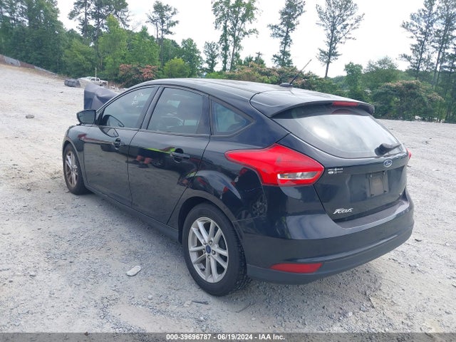 Ford FOCUS SE 2017 1FADP3K28HL212433 Image 3